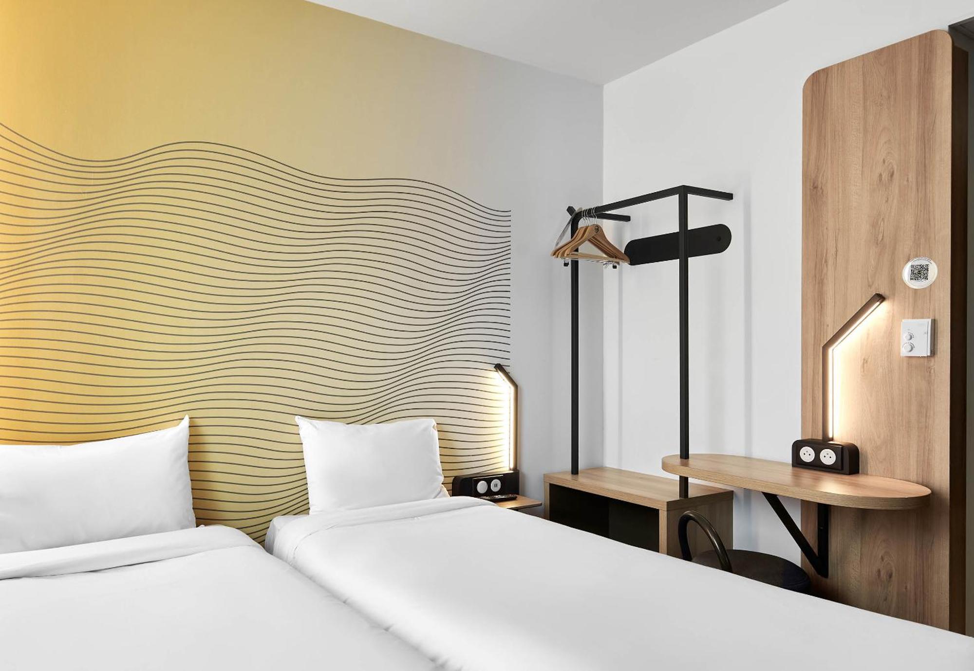 B&B Hotel Igny Palaiseau Экстерьер фото